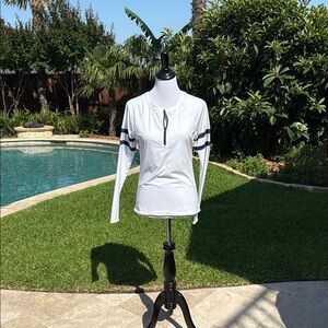 Vineyard Vines White Long Sleeve Top with Navy Accents